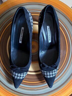 Manolo Blahnik, sz: 41, unique black suede & houndstooth 3 1/2 inch heel